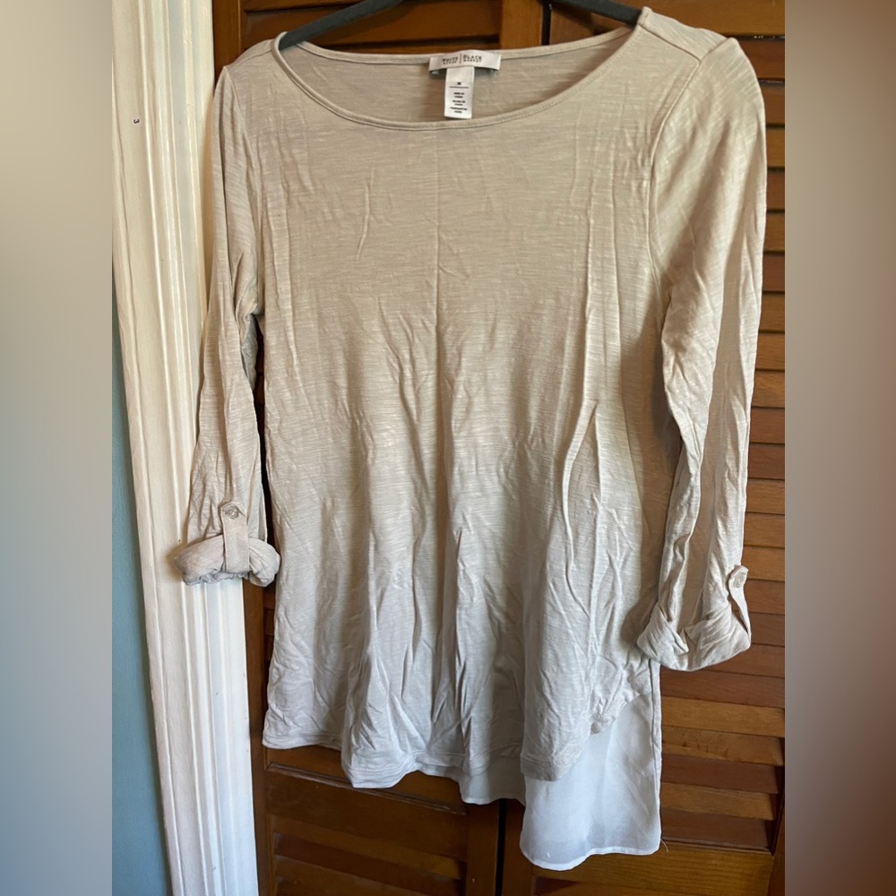 White House black market size medium roll sleeve top